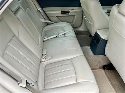 2006 Chrysler 300 C - Photo 10 - Evansville, IN 47711
