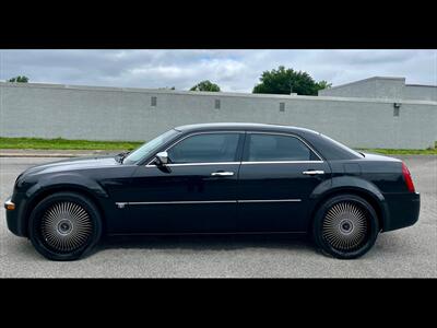 2006 Chrysler 300 C - Photo 2 - Evansville, IN 47711