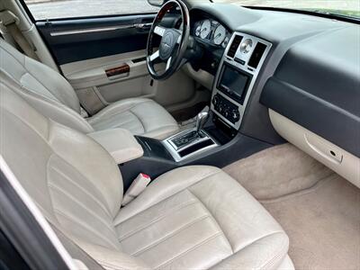 2006 Chrysler 300 C - Photo 9 - Evansville, IN 47711