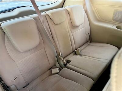 2016 Kia Sedona LX   - Photo 11 - Evansville, IN 47711