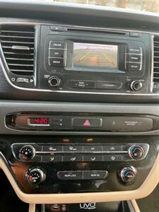 2016 Kia Sedona LX   - Photo 17 - Evansville, IN 47711