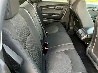 2012 Chevrolet Traverse LT - Photo 10 - Evansville, IN 47711