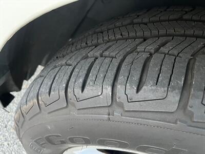 2012 Chevrolet Traverse LT - Photo 18 - Evansville, IN 47711