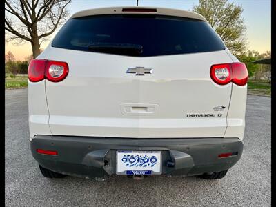 2012 Chevrolet Traverse LT - Photo 4 - Evansville, IN 47711