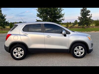 2015 Chevrolet Trax LS - Photo 6 - Evansville, IN 47711
