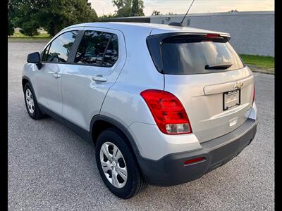 2015 Chevrolet Trax LS - Photo 3 - Evansville, IN 47711
