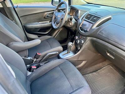 2015 Chevrolet Trax LS - Photo 9 - Evansville, IN 47711
