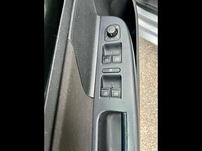 2013 Volkswagen Jetta SportWagen S PZEV   - Photo 13 - Evansville, IN 47711