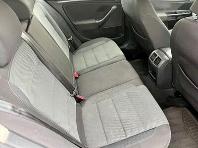 2013 Volkswagen Jetta SportWagen S PZEV   - Photo 10 - Evansville, IN 47711