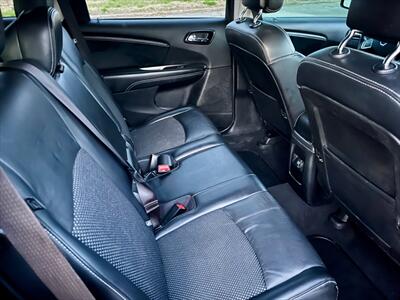 2019 Dodge Journey Crossroad   - Photo 10 - Evansville, IN 47711