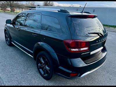 2019 Dodge Journey Crossroad   - Photo 5 - Evansville, IN 47711