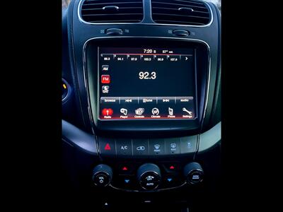2019 Dodge Journey Crossroad   - Photo 17 - Evansville, IN 47711