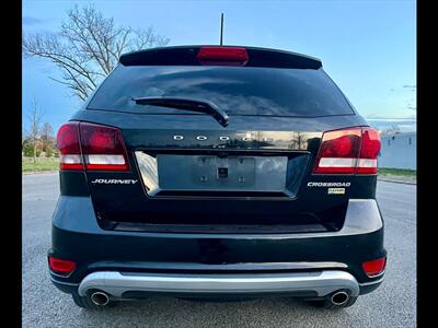 2019 Dodge Journey Crossroad   - Photo 4 - Evansville, IN 47711