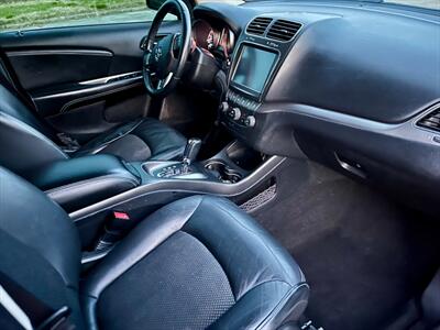 2019 Dodge Journey Crossroad   - Photo 9 - Evansville, IN 47711