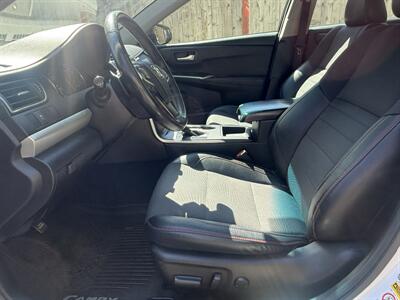 2017 Toyota Camry LE   - Photo 12 - Hillsboro, OR 97123