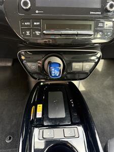 2022 Toyota Prius XLE - Photo 11 - Hillsboro, OR 97123
