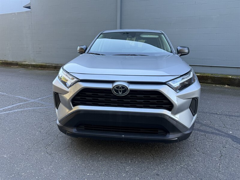 2025 Toyota RAV4 LE   - Photo 1 - Hillsboro, OR 97123