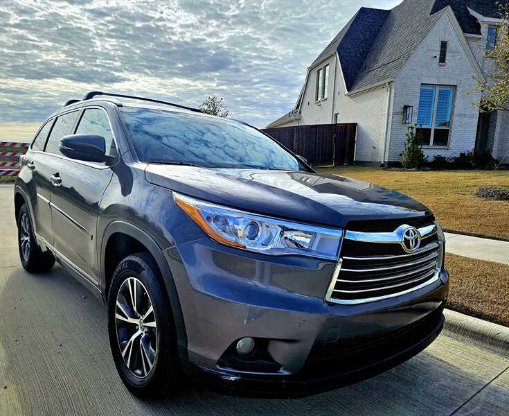 2016 Toyota Highlander XLE  
