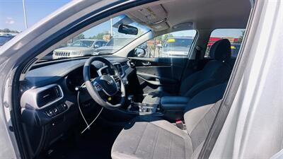 2020 Kia Sorento L - Photo 10 - Raytown, MO 64138