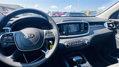 2020 Kia Sorento L - Photo 18 - Raytown, MO 64138