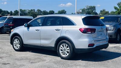 2020 Kia Sorento L - Photo 7 - Raytown, MO 64138