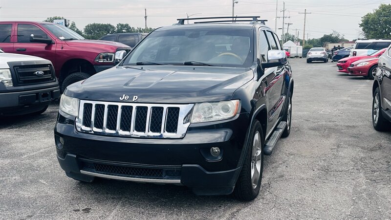 2012 Jeep Grand Cherokee Overland   - Photo 1 - Raytown, MO 64138