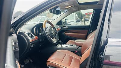 2012 Jeep Grand Cherokee Overland   - Photo 9 - Raytown, MO 64138