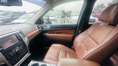 2012 Jeep Grand Cherokee Overland   - Photo 14 - Raytown, MO 64138