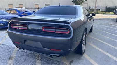 2017 Dodge Challenger R/T - Photo 5 - Raytown, MO 64138