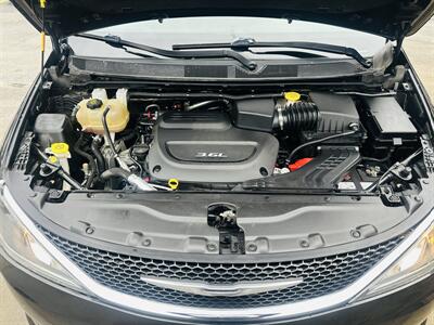 2017 Chrysler Pacifica Touring-L - Photo 25 - Kansas City, MO 64131