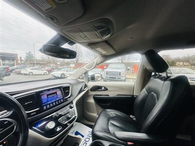 2017 Chrysler Pacifica Touring-L - Photo 28 - Kansas City, MO 64131