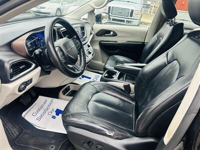2017 Chrysler Pacifica Touring-L - Photo 16 - Kansas City, MO 64131