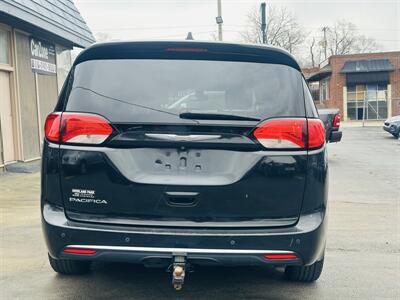 2017 Chrysler Pacifica Touring-L - Photo 5 - Kansas City, MO 64131