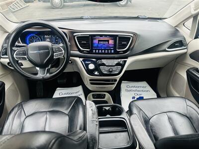 2017 Chrysler Pacifica Touring-L - Photo 17 - Kansas City, MO 64131