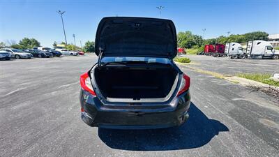 2017 Honda Civic LX   - Photo 28 - Raytown, MO 64138