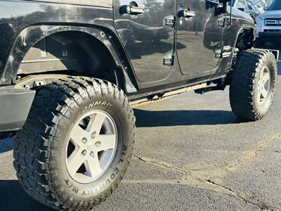 2010 Jeep Wrangler Unlimited Sport   - Photo 5 - Kansas City, MO 64131