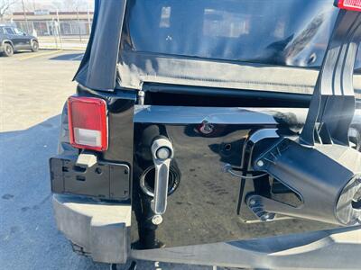 2010 Jeep Wrangler Unlimited Sport   - Photo 13 - Kansas City, MO 64131