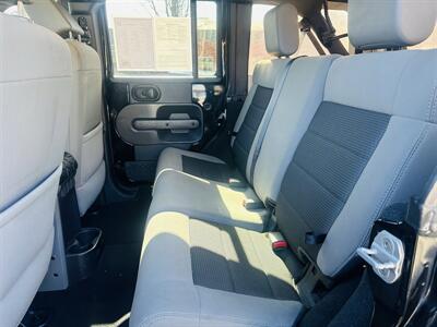 2010 Jeep Wrangler Unlimited Sport   - Photo 12 - Kansas City, MO 64131