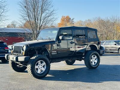 2010 Jeep Wrangler Unlimited Sport   - Photo 9 - Kansas City, MO 64131