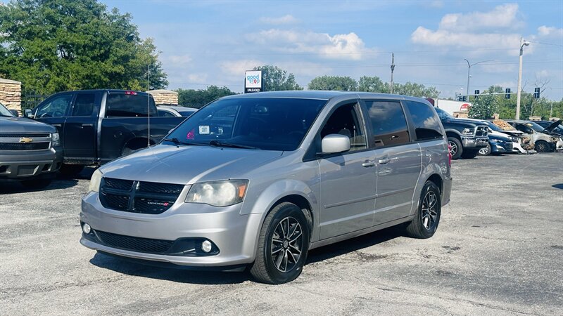 2014 Dodge Grand Caravan SXT   - Photo 1 - Raytown, MO 64138