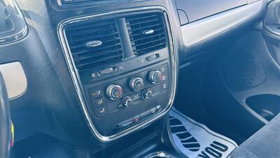 2014 Dodge Grand Caravan SXT - Photo 19 - Raytown, MO 64138