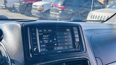 2014 Dodge Grand Caravan SXT - Photo 18 - Raytown, MO 64138