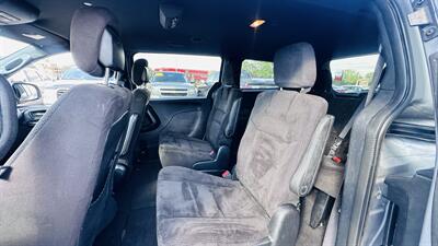2014 Dodge Grand Caravan SXT - Photo 16 - Raytown, MO 64138