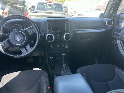 2014 Jeep Wrangler Unlimited Sahara   - Photo 12 - Kansas City, MO 64131