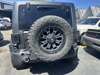 2014 Jeep Wrangler Unlimited Sahara   - Photo 5 - Kansas City, MO 64131