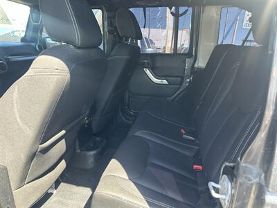 2014 Jeep Wrangler Unlimited Sahara   - Photo 13 - Kansas City, MO 64131