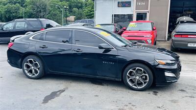 2019 Chevrolet Malibu RS - Photo 4 - Raytown, MO 64138