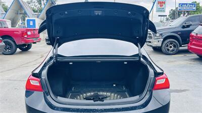 2019 Chevrolet Malibu RS - Photo 10 - Raytown, MO 64138