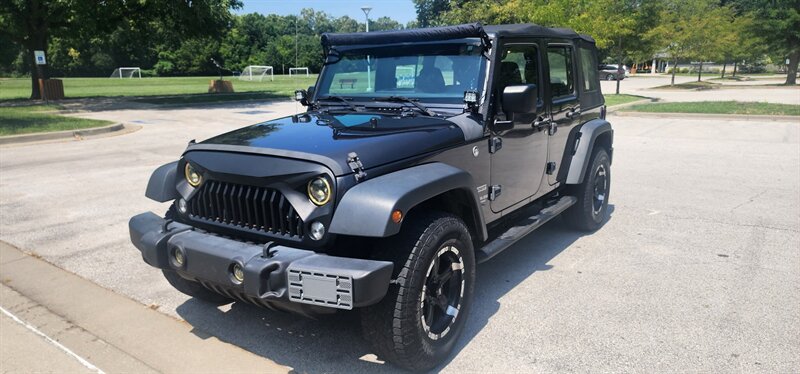 2017 Jeep Wrangler Unlimited Sport   - Photo 1 - Raytown, MO 64138