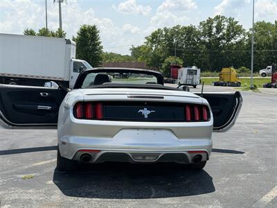 2015 Ford Mustang V6   - Photo 3 - Raytown, MO 64138